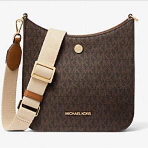 SOLD! NWT, MICHAEL MICHAEL KORS
Briley Small Logo Messenger Bag